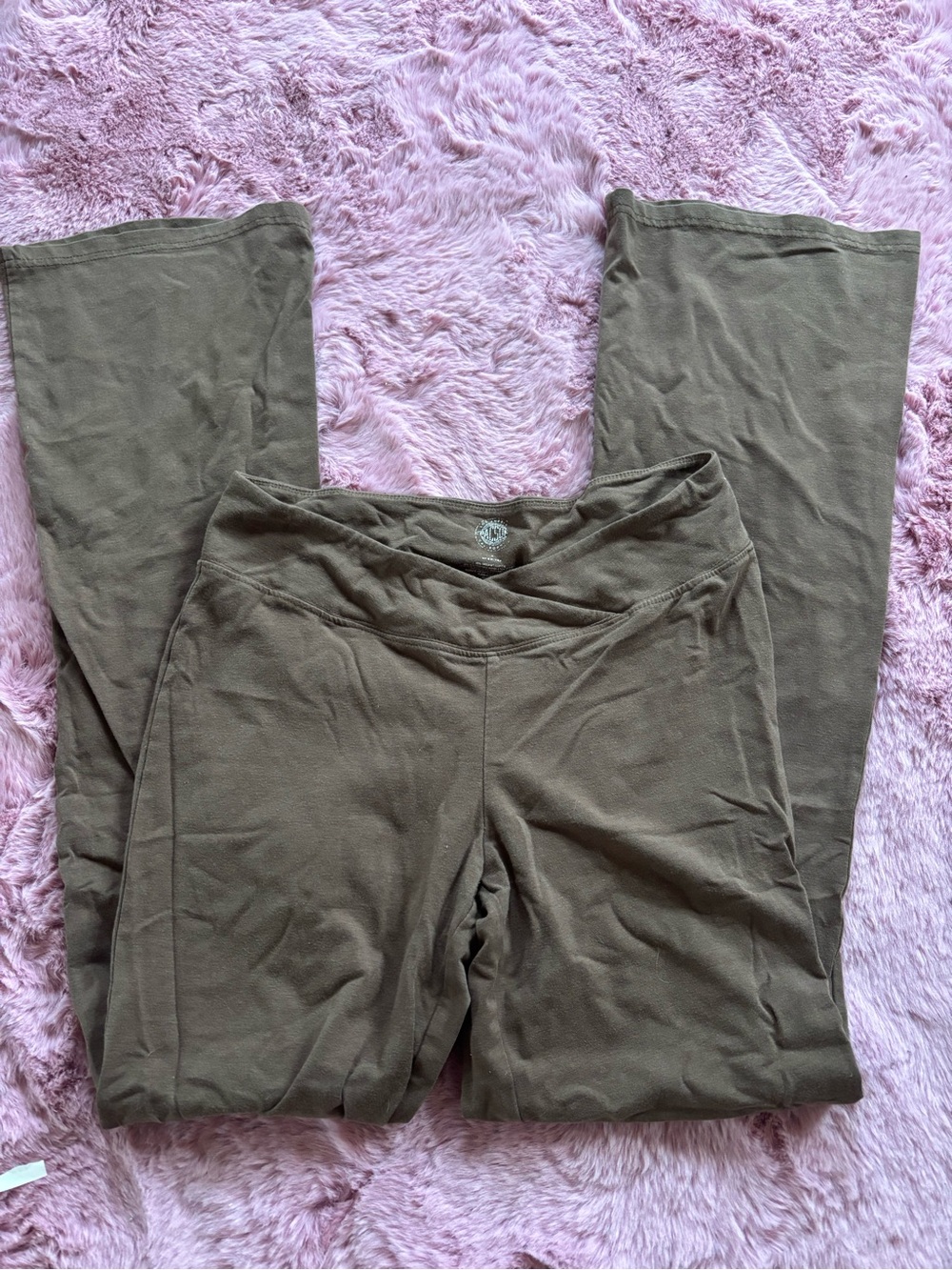 Flared crossover leggings